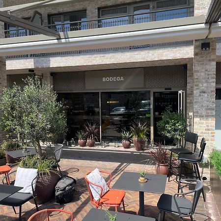 Amber Vista 2 Bedroom Apartments- Supermarket, Coffee Shop, Restaurants & Parking Below Кардифф Экстерьер фото