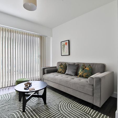 Amber Vista 2 Bedroom Apartments- Supermarket, Coffee Shop, Restaurants & Parking Below Кардифф Экстерьер фото