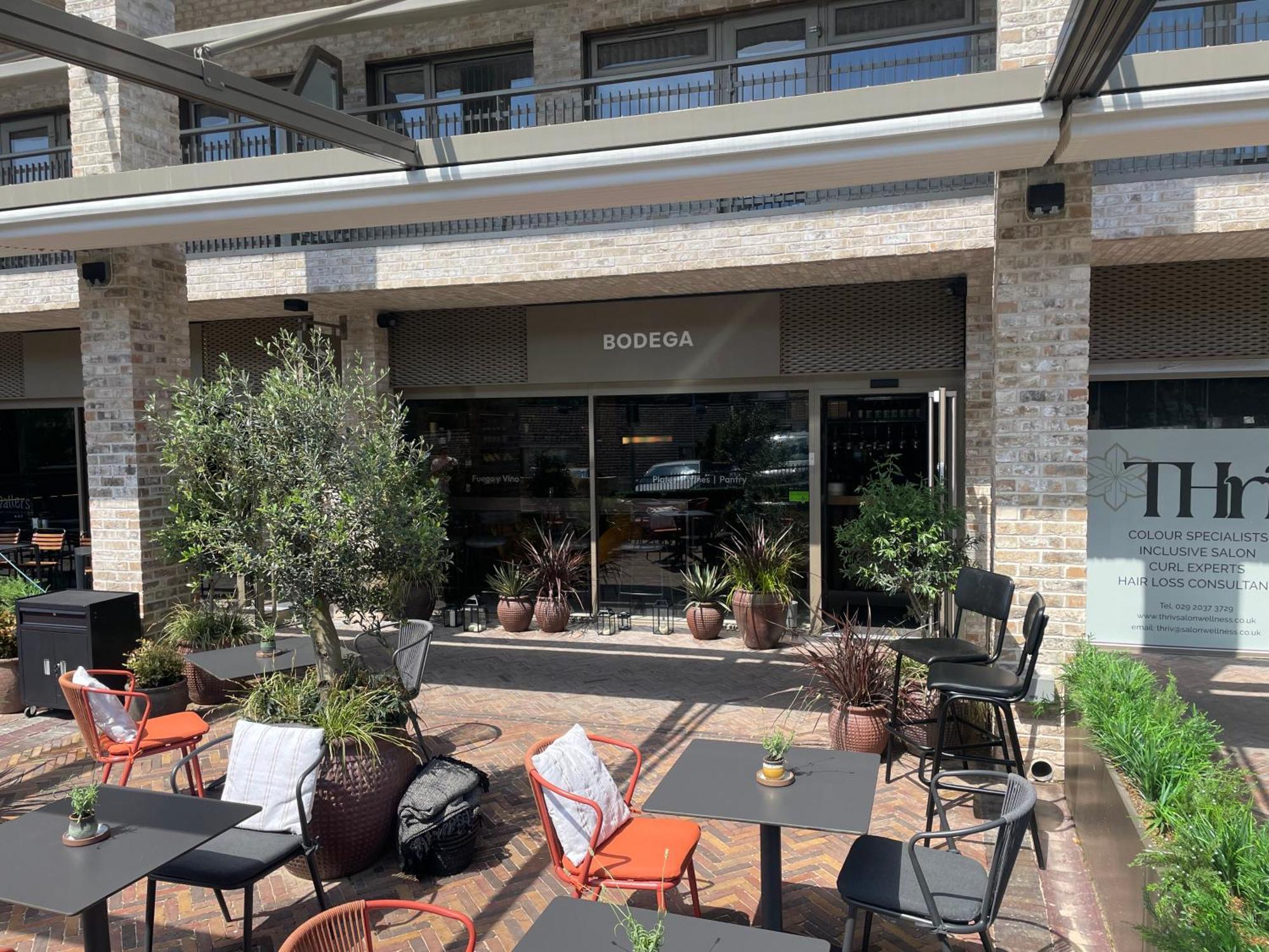 Amber Vista 2 Bedroom Apartments- Supermarket, Coffee Shop, Restaurants & Parking Below Кардифф Экстерьер фото