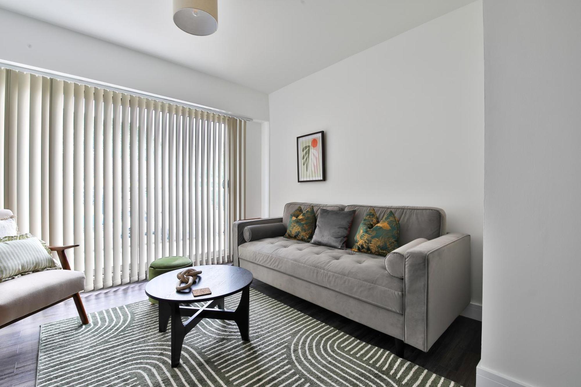 Amber Vista 2 Bedroom Apartments- Supermarket, Coffee Shop, Restaurants & Parking Below Кардифф Экстерьер фото