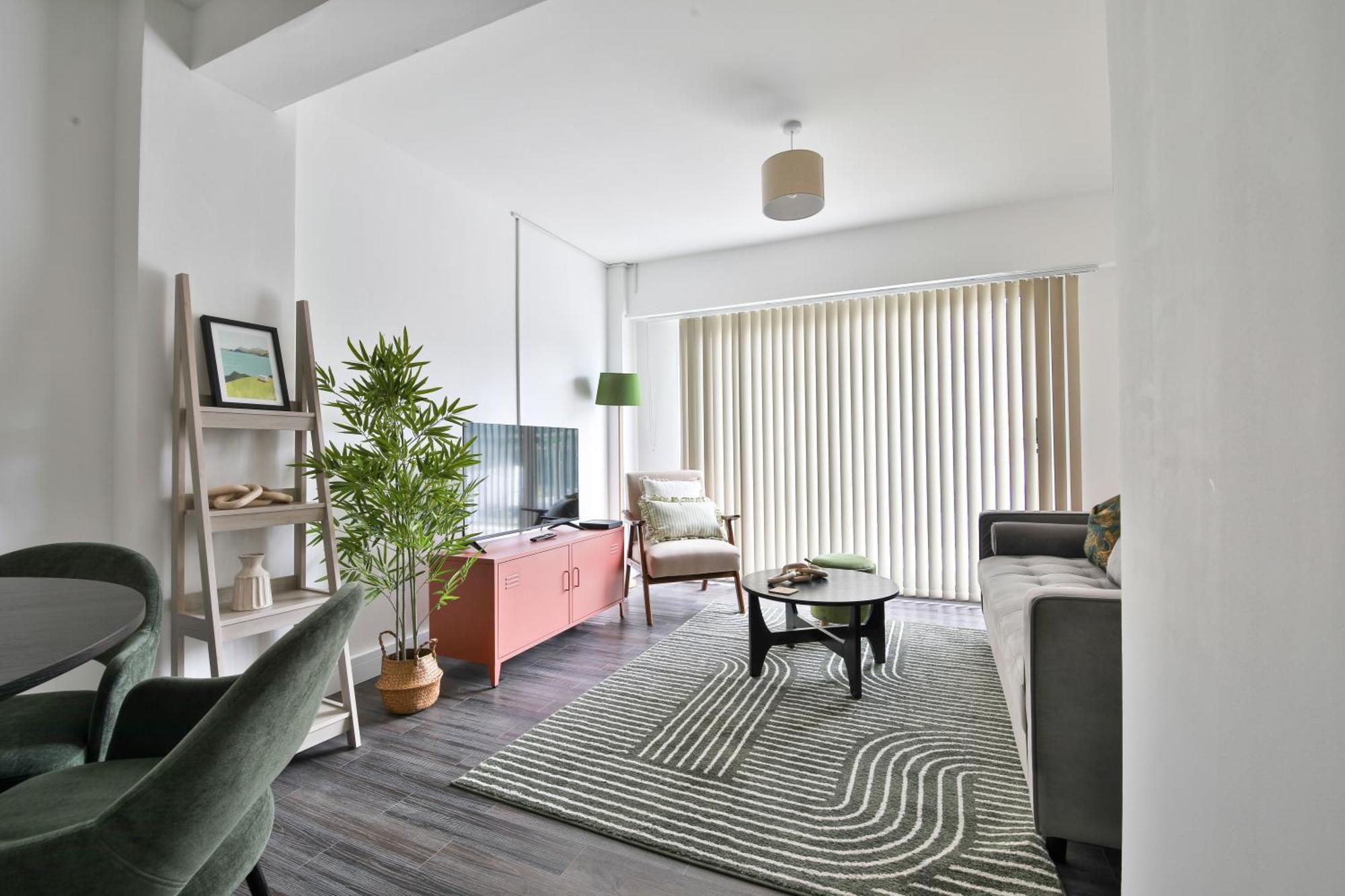 Amber Vista 2 Bedroom Apartments- Supermarket, Coffee Shop, Restaurants & Parking Below Кардифф Экстерьер фото